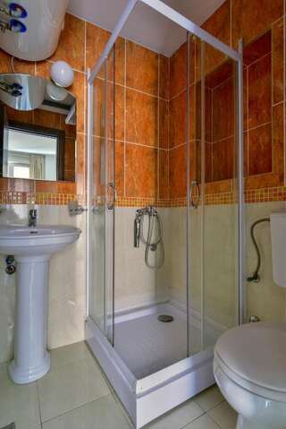 Апартаменты Apartments Kentera Свети-Стефан Апартаменты с 2 спальнями и балконом-6
